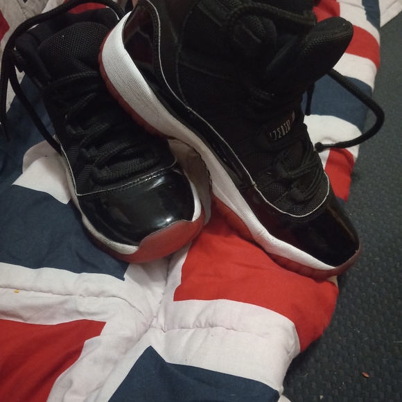 Jordans 11 Retro Bred Size 5.5 Brand New